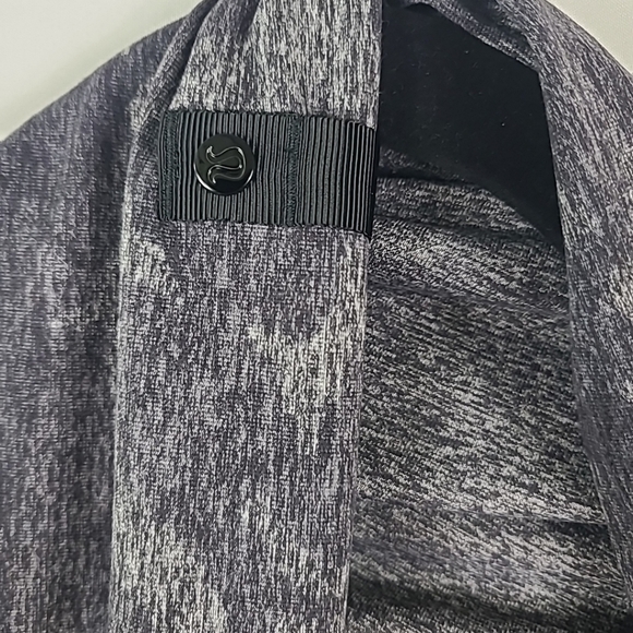 Lululemon Vinyasa Scarf Infinity Snap Up Wrap Cowl Yoga Gray Camo EUC - Picture 3 of 6